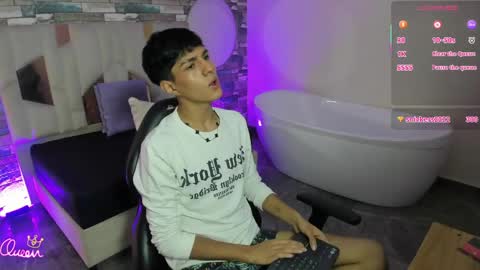 damian_tay online show from May 8, 12:49 pm