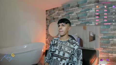 damian_tay online show from May 19, 11:49 am