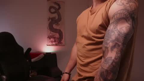 insta damn8   --------  online show from December 18, 12:32 am