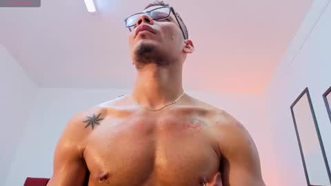 Damon online show from October 29, 9:29 pm