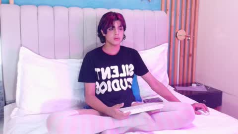 D A N online show from February 10, 7:51 pm