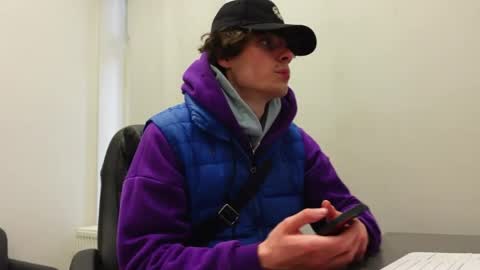 DANIEL SHAWN online show from April 4, 9:06 am