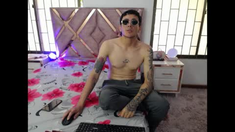 daniel_velez26 online show from April 30, 2:35 pm