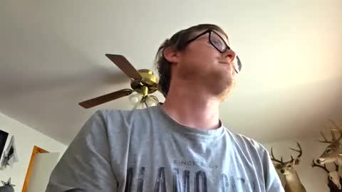 Daniel    y. online show from February 4, 10:05 pm