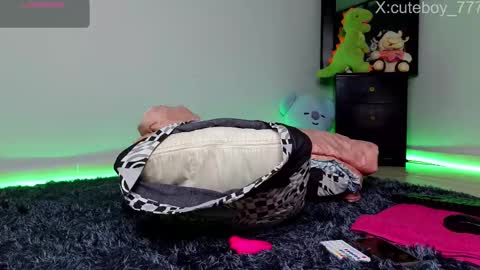 Danny online show from November 4, 9:32 am