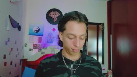 phantom555 online show from April 7, 9:48 pm