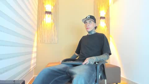 dante_armstrong online show from December 15, 3:58 am