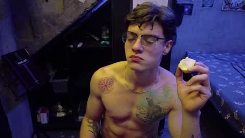 dany_kyng online show from March 30, 7:15 pm