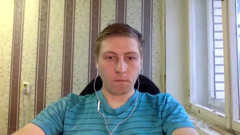 Snapshot of darienlarge chatting on December 5, 7:27 am darienlarge online show from December 5, 7:27 am