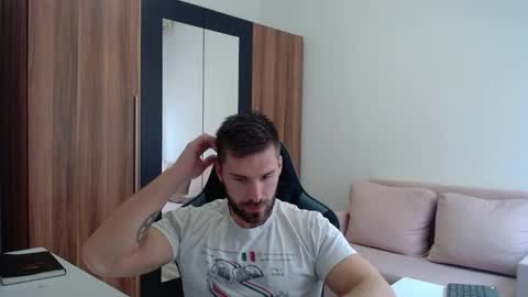 darius_94 online show from March 12, 11:29 am