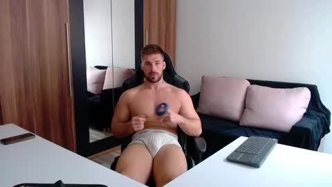 darius_94 online show from September 16, 8:04 am