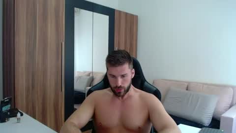 darius_94 online show from July 15, 10:22 am