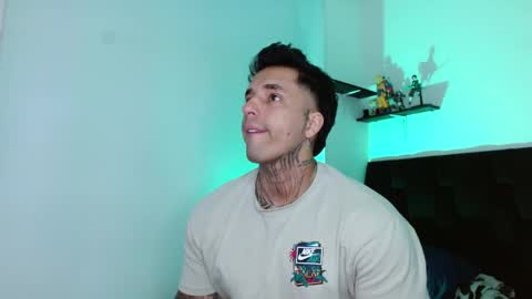 Darius Phoenix  online show from April 6, 7:14 pm