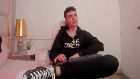 dark_sun333 online show from November 11, 10:48 pm