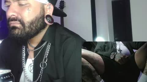 darkclothes online show from December 25, 7:34 pm