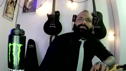 darkclothes online show from December 22, 11:42 pm