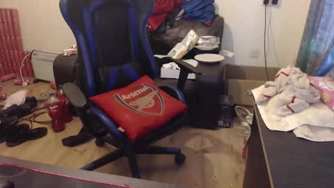 dave online show from February 5, 8:10 am