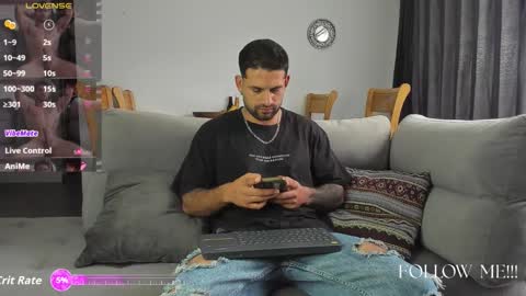 Snapshot of davevilboy chatting on October 14, 12:45 pm Daves online show from October 14, 12:45 pm