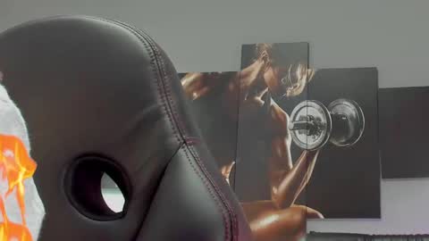Snapshot of david_jons7 chatting on January 7, 1:39 am David Jons online show from January 7, 1:39 am