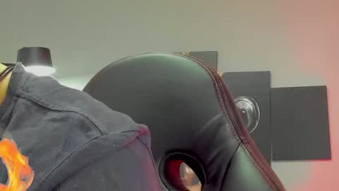Snapshot of david_jons7 chatting on February 7, 8:31 pm David Jons online show from February 7, 8:31 pm
