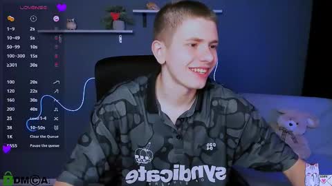 David online show from March 8, 8:02 pm