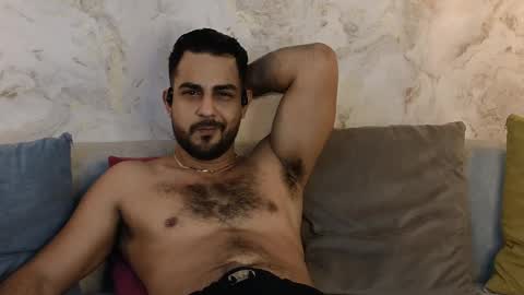 JF oliveira online show from February 8, 1:33 pm