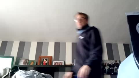 Snapshot of dazzill chatting on January 15, 12:04 pm Dazzill online show from January 15, 12:04 pm