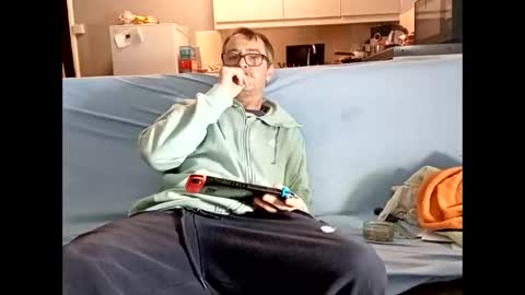 Snapshot of dazzill chatting on December 15, 7:31 pm Dazzill online show from December 15, 7:31 pm