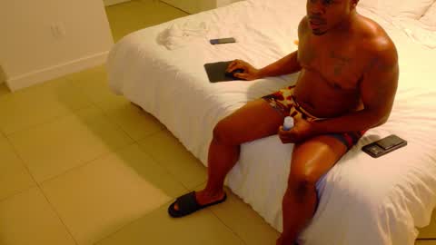 DCrush online show from March 14, 3:02 am