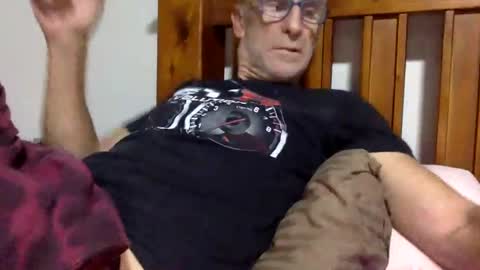 deanofflove2210 online show from February 1, 4:22 pm