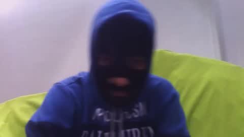         online show from December 4, 10:28 pm