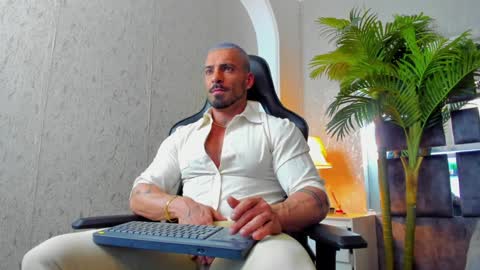 dennis_cox_ online show from January 9, 12:30 pm