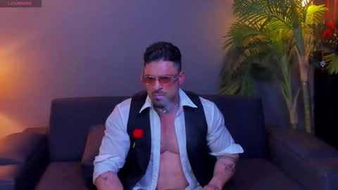 dennis_cox_ online show from October 30, 9:05 pm