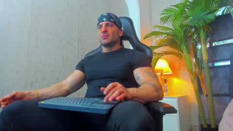 dennis_cox_ online show from January 17, 10:33 am