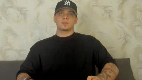 dennis munera online show from December 24, 10:44 am