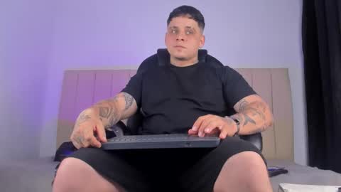 dennis munera online show from February 17, 9:03 pm