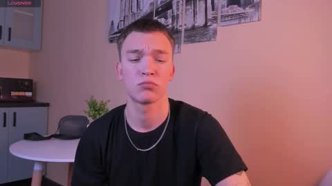 Derek online show from November 9, 8:02 pm