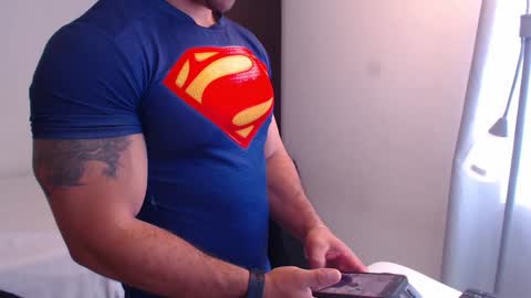 Derek online show from December 14, 3:36 pm