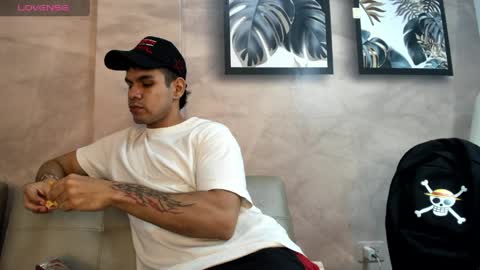 derek_voss online show from April 12, 3:53 am