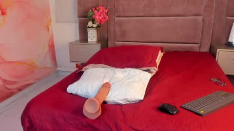 derek_voss online show from May 11, 4:04 pm