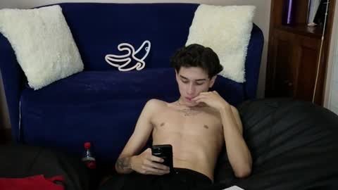 Derek online show from November 20, 11:47 pm