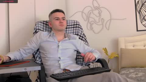 devin_ho online show from February 6, 8:45 pm