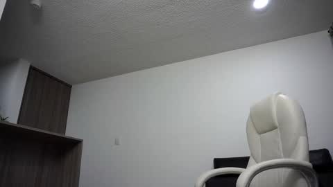 Devin Hunter online show from January 8, 3:51 am