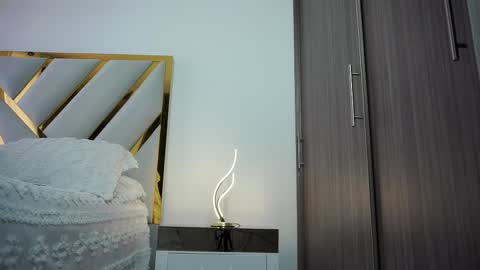 Devin Hunter online show from March 9, 10:08 pm