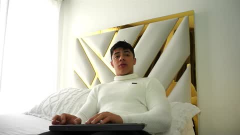 Devin Hunter online show from February 24, 6:36 pm