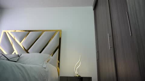 Devin Hunter online show from February 14, 7:54 pm