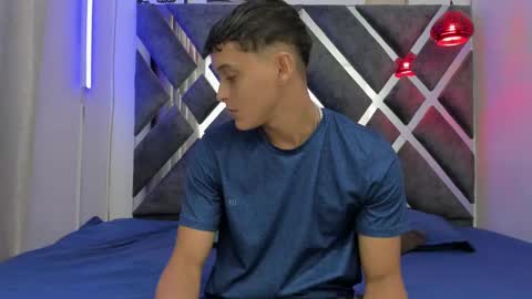 Deyvis Taylor7 online show from January 29, 1:58 am