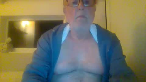 Snapshot of dial76 chatting on March 8, 4:41 am dial76 online show from March 8, 4:41 am