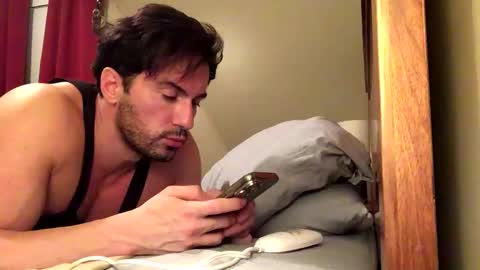 Snapshot of diegodavids chatting on December 14, 2:45 am diegodavids online show from December 14, 2:45 am