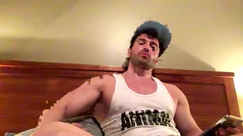 Snapshot of diegodavids chatting on February 18, 2:27 am diegodavids online show from February 18, 2:27 am